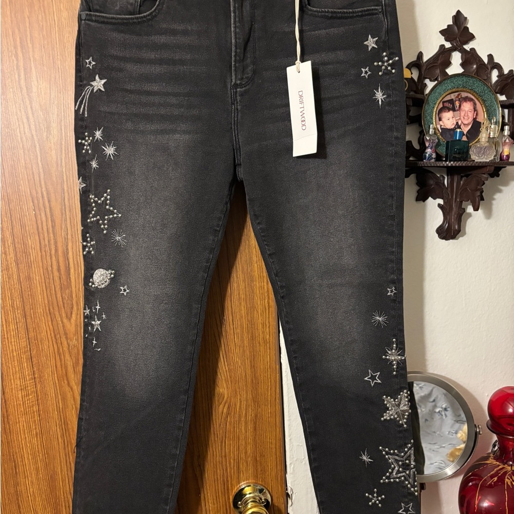 DRIFTWOOD Black Skinny Jeans with Floral Embroidery
